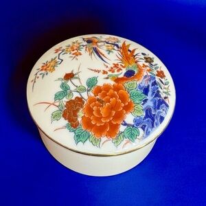 Mid-Century Japanese China Powder Box
